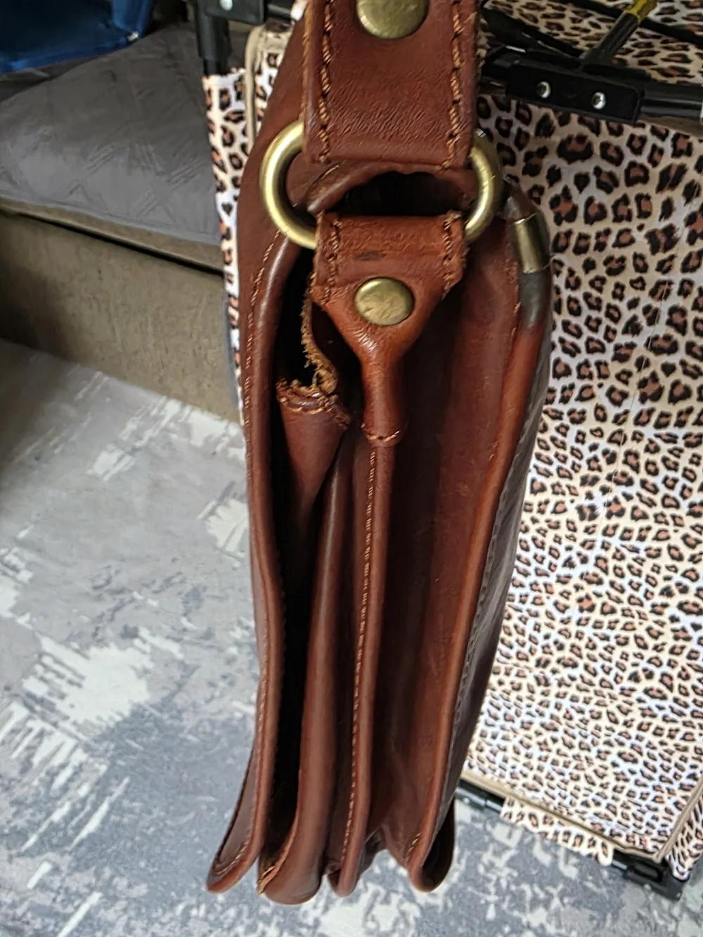 I Medici Italian Leather Crossbody Bag Cognac Flap Shoulder Vintage